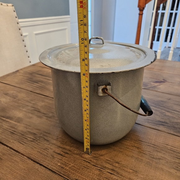 Vintage Enamelware Stock Pot/Bucket Wood Handle & Lid - Picture 13 of 14